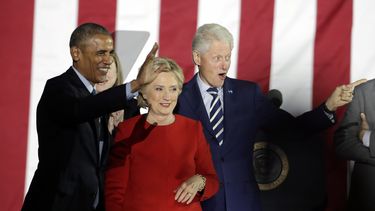 clinton y trump cierran a tambor batiente