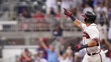 Con jonrón de Riley, Bravos aplastan 7-1 a Cardenales