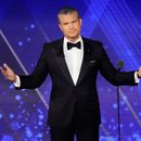 El secretario de Defensa de Estados Unidos, Pete Hegseth, abre los brazos mientras habla en el evento de los Premios Patriot de FOX Nation el jueves 6 de noviembre de 2025, en Greenvale, Nueva York. (AP Foto/Frank Franklin II)