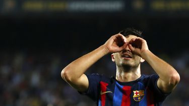Barcelona sufre para someter a Celta y sigue líder