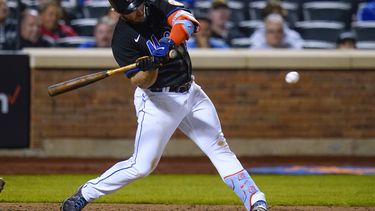 Alonso logra jonrón y 4 impulsadas; Mets vencen a Filis