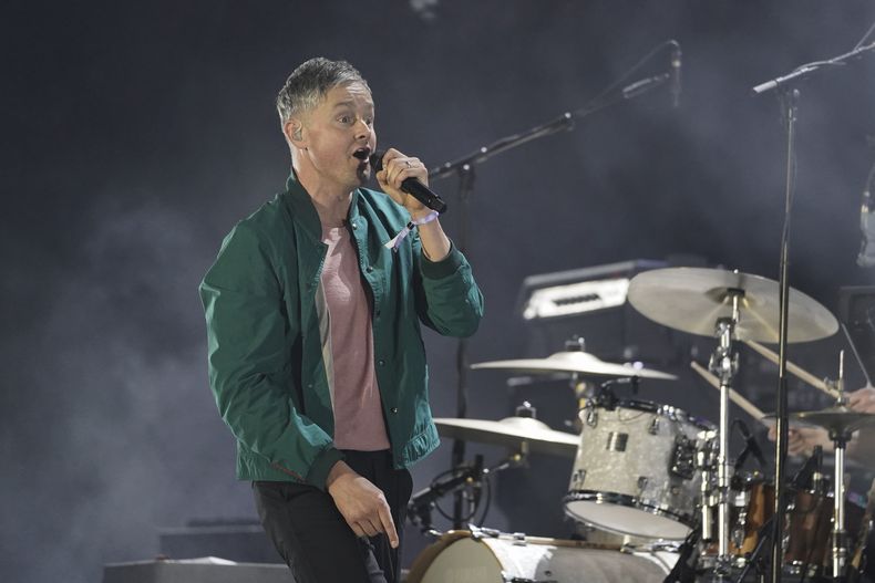 El vocalista Tom Chaplin de la banda de rock británica Keane durante su presentación en la 25ª edición del festival de música Vive Latino en la Ciudad de México, el domingo 16 de marzo de 2025. (Foto AP/Aurea Del Rosario)