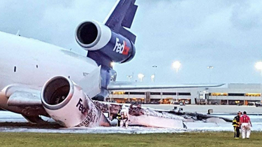 avion de fedex se incendia en fort lauderdale; video muestra explosion de ala