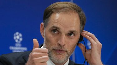 ARCHIVO - El entrenador del Bayern, Thomas Tuchel, durante una conferencia de prensa en el estadio Santiago Bernabéu en Madrid, España, el martes 7 de mayo de 2024. (AP Foto/Paul White, Archivo)