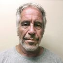 ARCHIVO - Esta foto del 28 de marzo de 2017 distribuida por el Registro de Delincuentes Sexuales de Nueva York muestra a Jeffrey Epstein, empresario acusado de tráfico sexual. (New York State Sex Offender Registry via AP, Archivo)