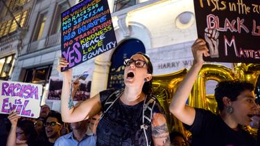 Congresistas de minorías piden que Trump despida a asesores