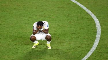 Prince Adu, de Ghana, se lamenta tras la derrota ante Colombia en los dieciseisavos de final de la Copa del Mundo, el viernes 3 de julio de 2026 (AP Foto/Reed Hoffmann)