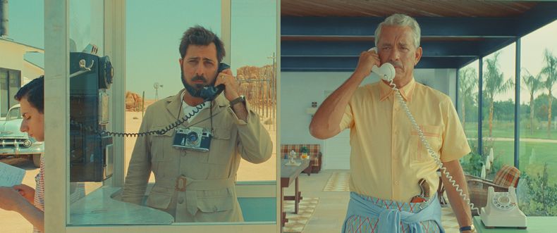 En esta imagen proporcionada por Focus Features, Jake Ryan, de izquierda a derecha, Jason Schwartzman y Tom Hanks en una escena de Asteroid City. (Focus Features vía AP)