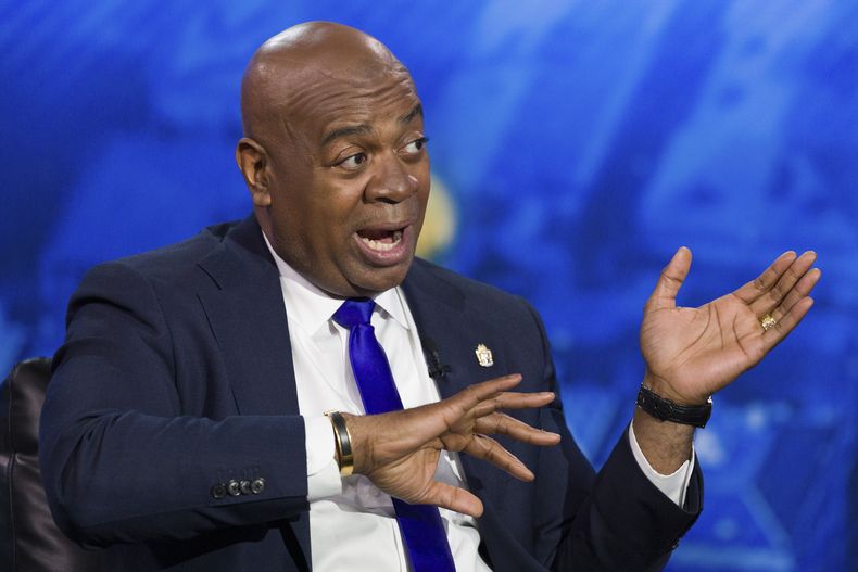 Ras Baraka, alcalde de Newark, Nueva Jersey, en el debate en las primarias para las elecciones a gobernador de Nueva Jersey, en Newark, 12 de mayo del 2025. (Steve Hockstein/NJ Advance Media via AP, Pool)