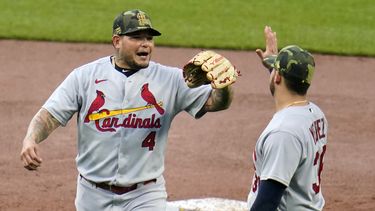 Cardenales colocan a Molina en lista de ausencias