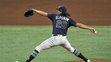 Glasnow poncha a 14 y Rays blanquean 1-0 a Rangers