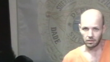 en corte tatuador acusado de conducta lasciva