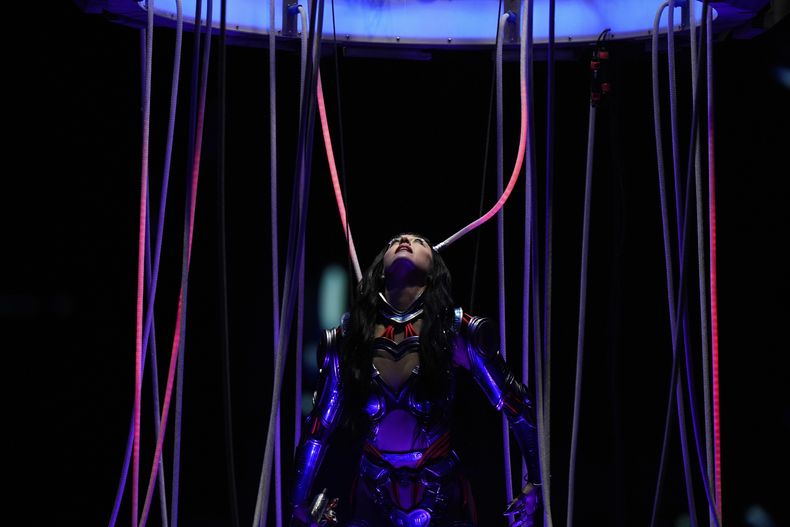 Katy Perry durante su concierto en la Arena CDMX en la Ciudad de México el miércoles 23 de abril de 2025. (Foto AP/Fernando Llano)
