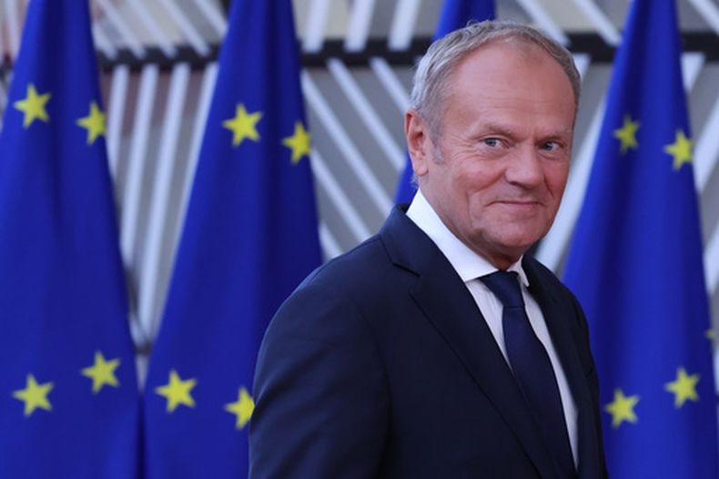 El primer ministro polaco Donald Tusk en Bruselas el 18 de junio del 2026. (AP foto/Omar Havana)