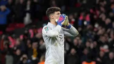 Liverpool vence 11-10 a Chelsea por penales en final de copa