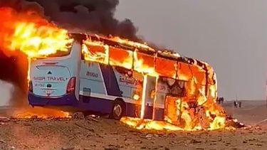 10 muertos en choque de bus turistico con camion en egipto