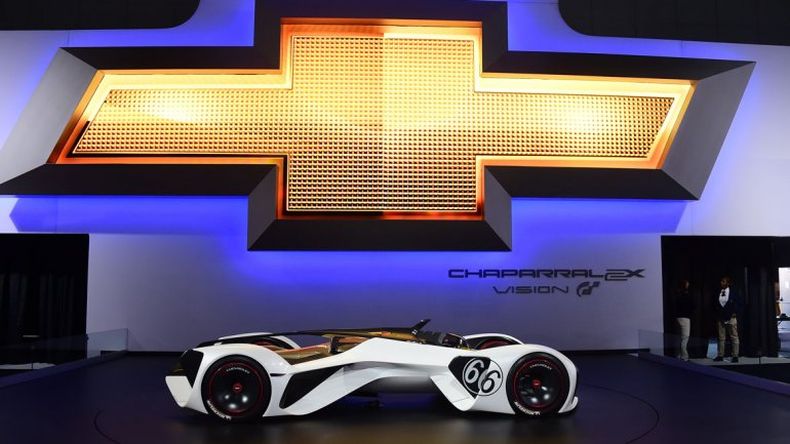 El Chevrolet Chaparral 2X fue diseñado para un videojuego, pero General Motors decidió hacer un prototipo real. Tiene flaps, y el conductor maneja acostado.