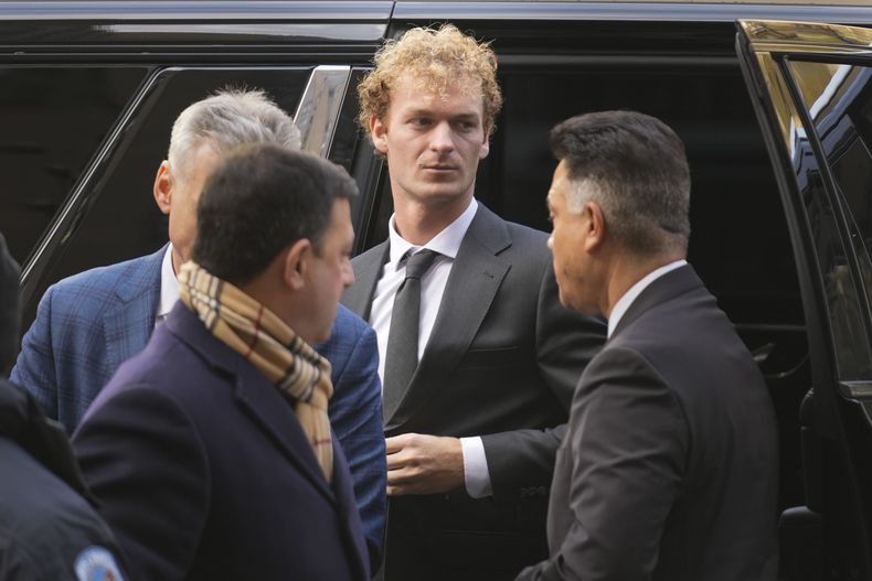 Daniel Penny llega al juzgado en Nueva York, el jueves 5 de diciembre de 2024. (AP foto/Seth Wenig)
