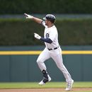 Riley Greene, de los Tigres de Detroit, festeja luego de conectar un jonrón ante los Mets de Nueva York, en el encuentro del jueves 4 de mayo de 2023 (AP Foto/Paul Sancya)