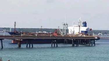 llega buque con 40 mil toneladas de diesel a puerto de matanzas