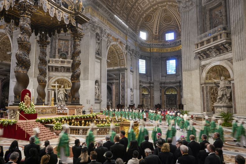 EUR-GEN PAPA-CARDENALES