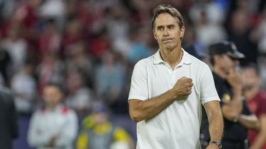 Sevilla despide a Lopetegui tras derrota ante el Dortmund