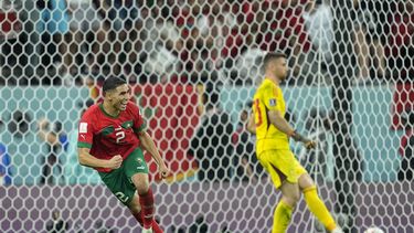 Penal de Hakimi a lo Panenka impulsa a Marruecos en Qatar