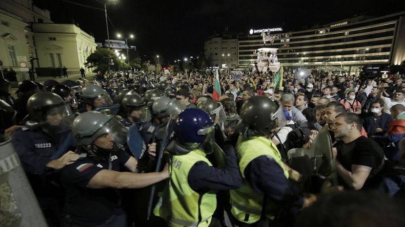 EUR-GEN__BULGARIA-PROTESTAS-0.jpg