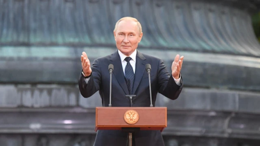 El presidente ruso Vladimir Putin pronuncia un discurso durante un acto para conmemorar el 1160º aniversario de la creación del Estado ruso en Veliky Novgorod el 21 de septiembre de 2022. (Foto de Ilya PITALEV / SPUTNIK / AFP