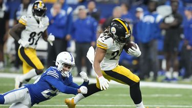 Snell corre para la ventaja, Steelers superan a los Colts