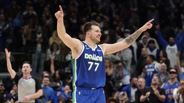Actuación histórica de Doncic impulsa a Dallas sobre Knicks