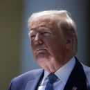 Trump dice confiar en test de COVID pese a negativos falsos