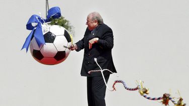 reaccion mundial ante la decision de blatter de renunciar