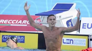 Popovici bate el récord de 13 años de los 100 metros libres