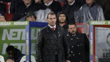 americateve | El t&eacute;cnico de Liverpool, Brendan Rodgers, observa un partido contra Crystal Palace en la liga Premier el domingo, 23 de noviembre de 2014, en Londres. (AP Photo/Matt Dunham)