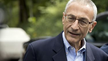 Filtran discursos privados de Clinton obtenidos por hackers