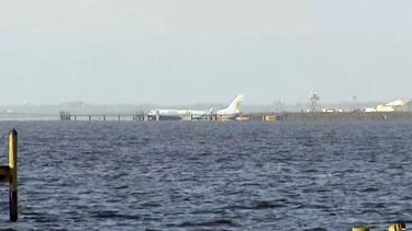 avion de guantanamo cae en rio en florida, no hay fallecidos