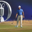 El estadounidense Jackson Suber con un putt en el hoyo 18 en la primera ronda del Abierto Británico en Royal Birkdale el jueves 16 de julio del 2026. (AP Foto/Peter Morrison)