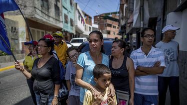 Venezuela: oposición presiona referendo en las calles