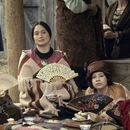 En esta imagen proporcionada por Apple TV+, de izquierda a derecha, JaNae Collins, Lily Gladstone, y Cara Jade Myers en una escena de Killers of the Flower Moon. (Melinda Sue Gordon/Apple TV+ vía AP)