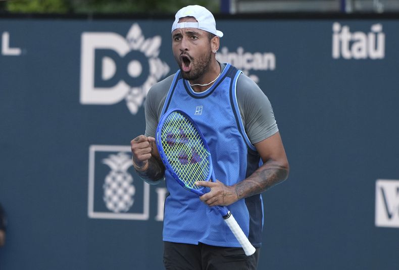 Nick Kyrgios, de Australia, reacciona durante un partido de tenis frente a Mackenzie McDonald en el torneo Abierto de Miami el miércoles 19 de marzo de 2025, en Miami Gardens, Florida. (AP Foto/Lynne Sladky)
