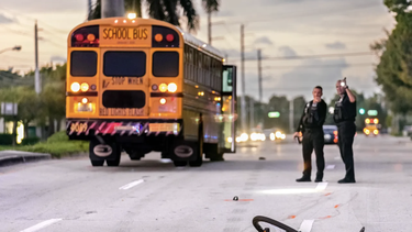 arrestan a un adolescente tras amenazas a escuela de miami-dade en redes sociales
