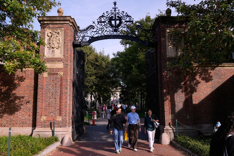 La Universidad de Harvard en Cambridge, Massachusetts, el 30 de septiembre del 2025. (AP foto/Charles Krupa)