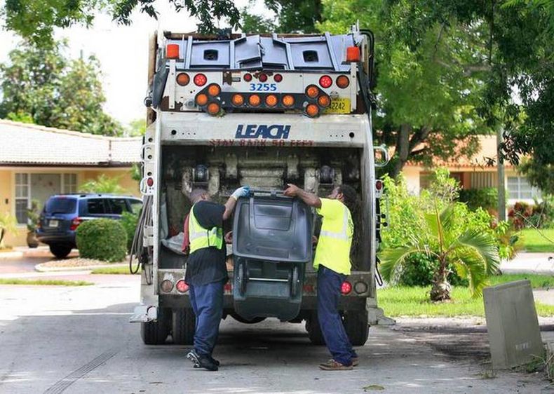 Compañías del sur de la Florida buscan obtener un lucrativo contrato para para privatizar el servicio de recogida de basura en Hialeah.