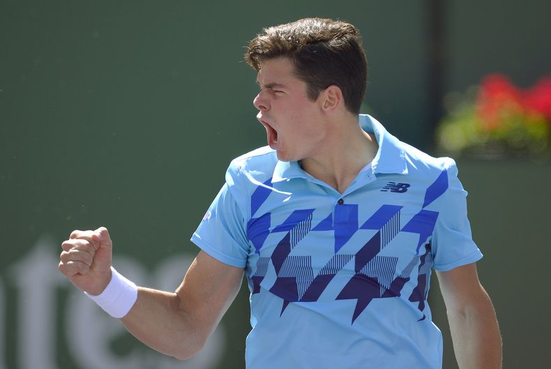 El canadiense Milos Raonic festeja tras vencer a Andy Murray en el Masters de Indian Wells el mi&eacute;rcoles, 12 de marzo de 2014, en Indian Wells, California. (AP Photo/Mark J. Terrill)