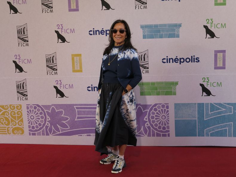 La productora Olivia Harrison posa en la alfombra roja de la versión restaurada de Pedro Páramo de Carlos Velo en el Festival de Cine de Morelia, en México, el martes 14 de octubre de 2025. (Foto AP/Berenice Bautista)