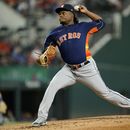Valdez gana 6ta decisión seguida, Astros superan a Rangers