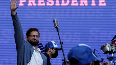 la izquierda gana en chile: gabriel boric derroto a jose antonio kast y fue electo presidente