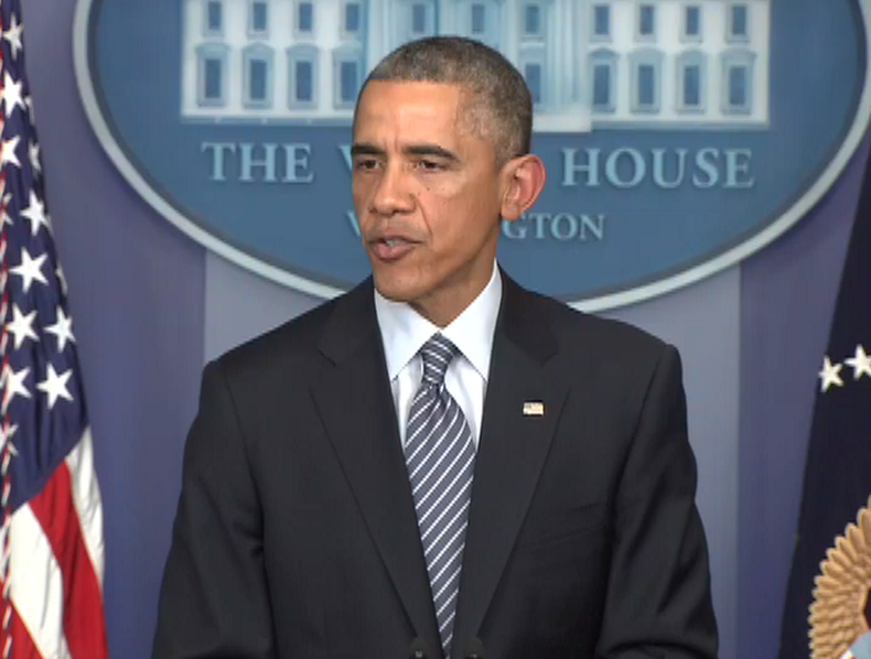 El presidente de EEUU se refirió al fallo de la justicia en Ferguson. Pidió a la población protestar en paz y citó al padre del joven negro asesinado: "Herir a otros o destruir la propiedad no es la respuesta"