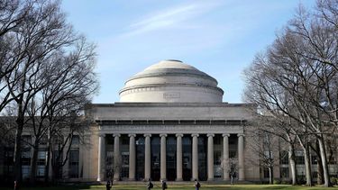 El Instituto Tecnológico de Massachusetts en Cambridge, Massachusetts, el 3 de abril del 2017. (AP foto/Charles Krupa)